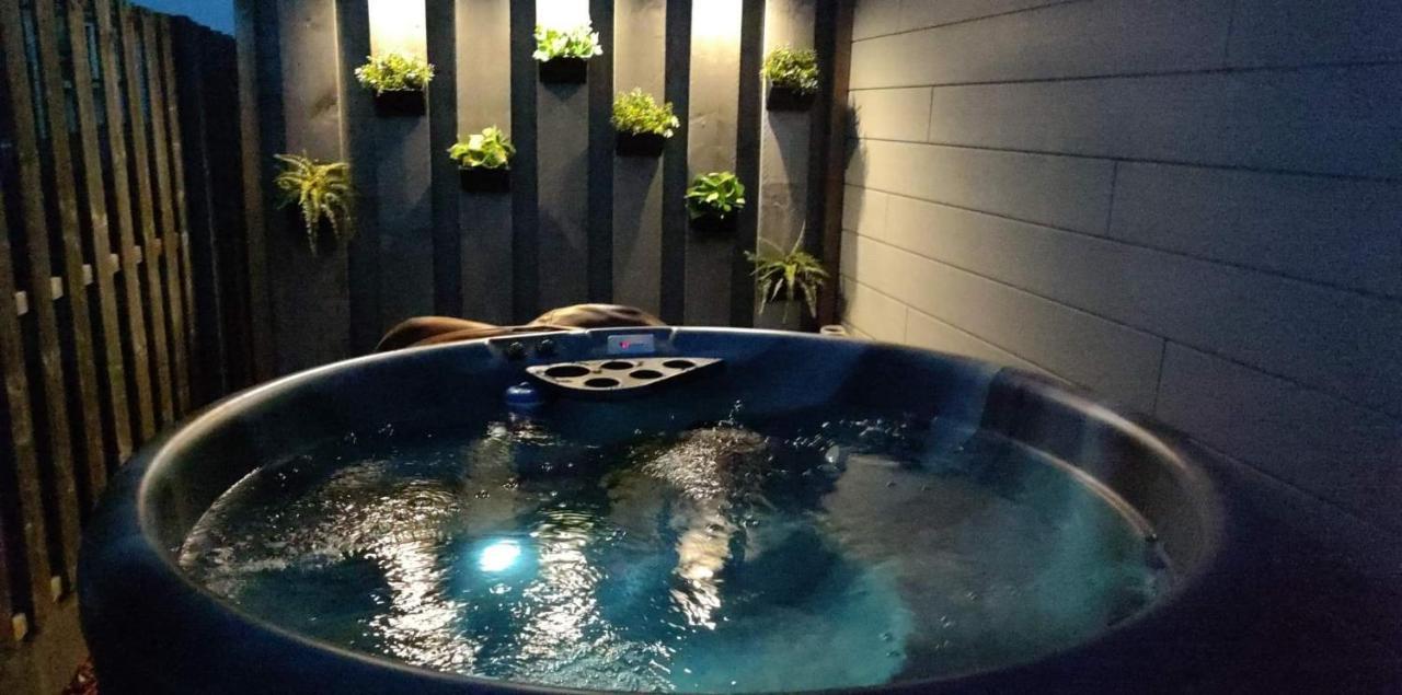 Maas Chalet Aldeneik Maaseik Ngoại thất bức ảnh